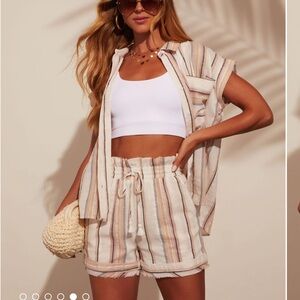 Vici High Waisted Shorts. Size M. NWT! Never worn before!